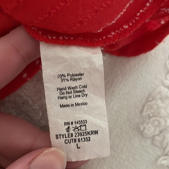 Red Top - Picture 5 of 7